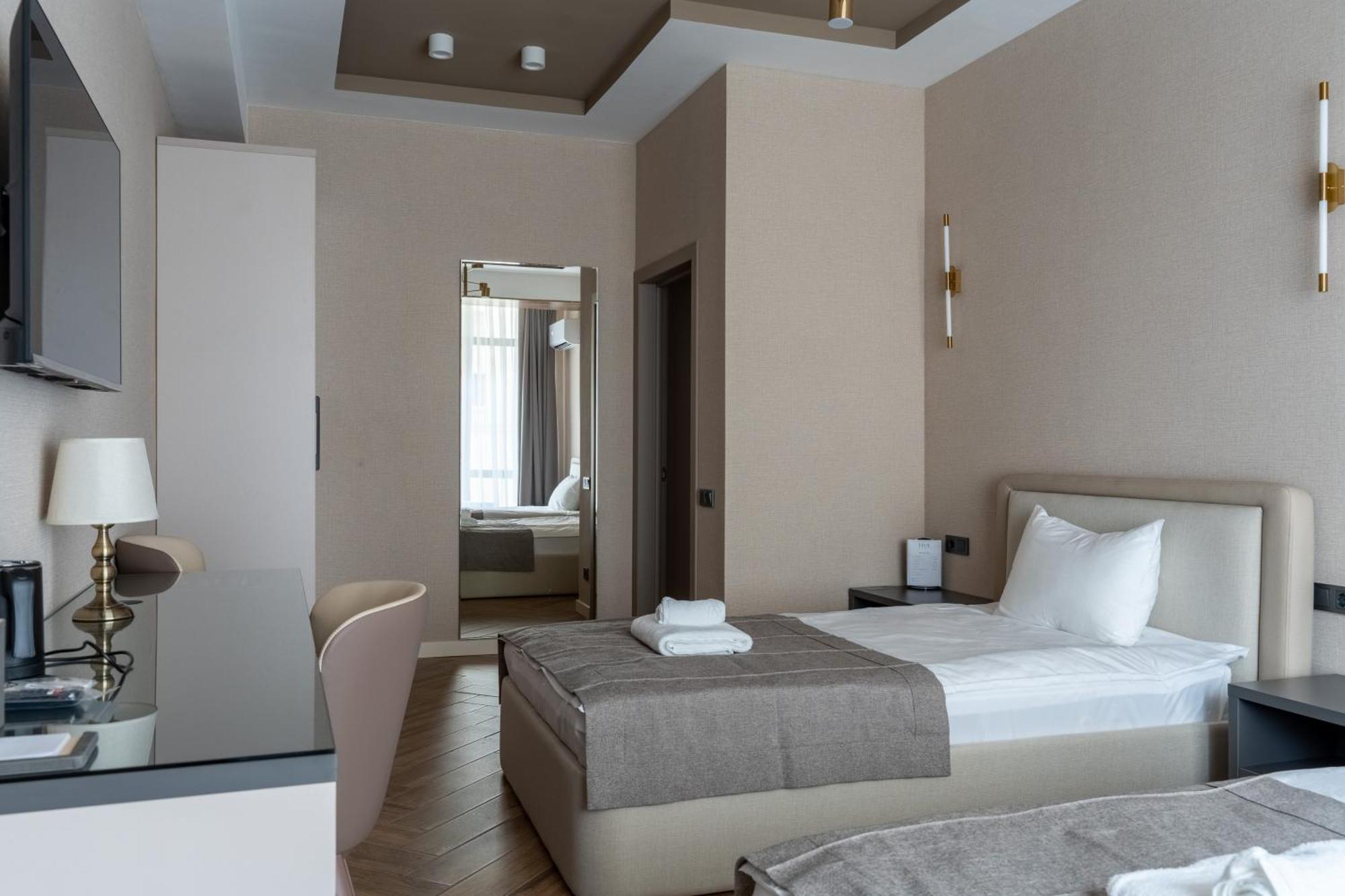 Five Hotel Bishkek Exterior foto